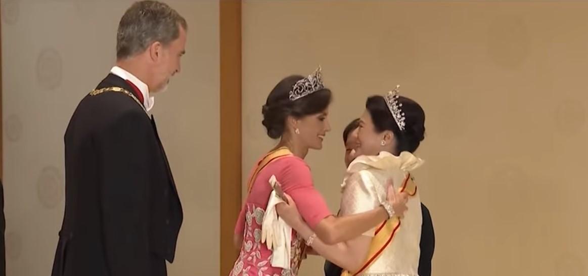 El gesto de Letizia con la emperatriz de Japón, Masako