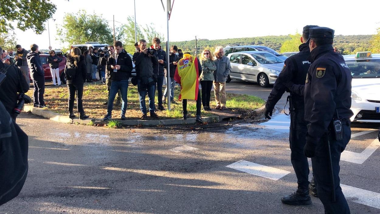 Franquistas se concentran en el cementerio de Mingorrubio