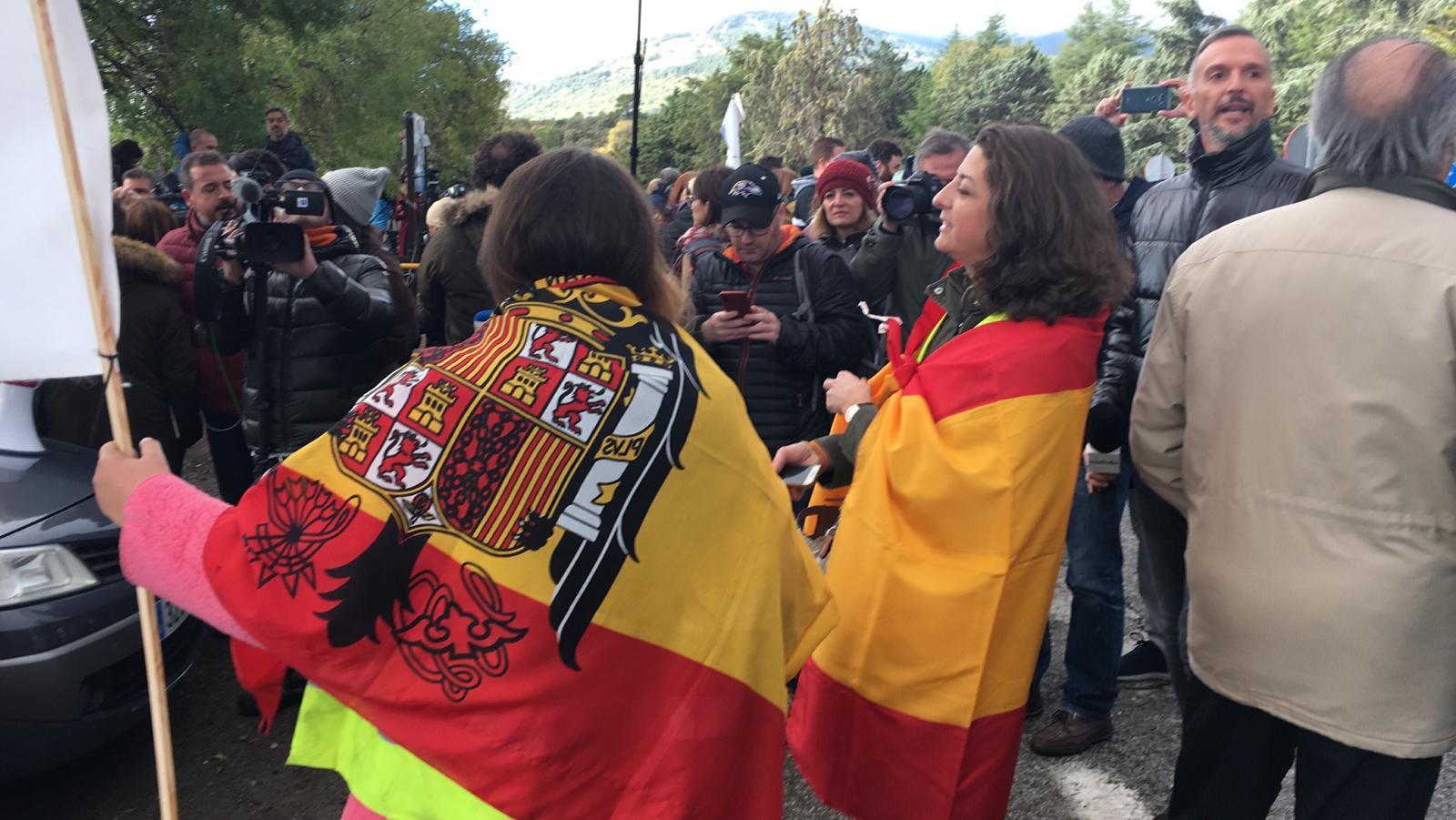 Banderas franquistas en el Valle de los Caídos