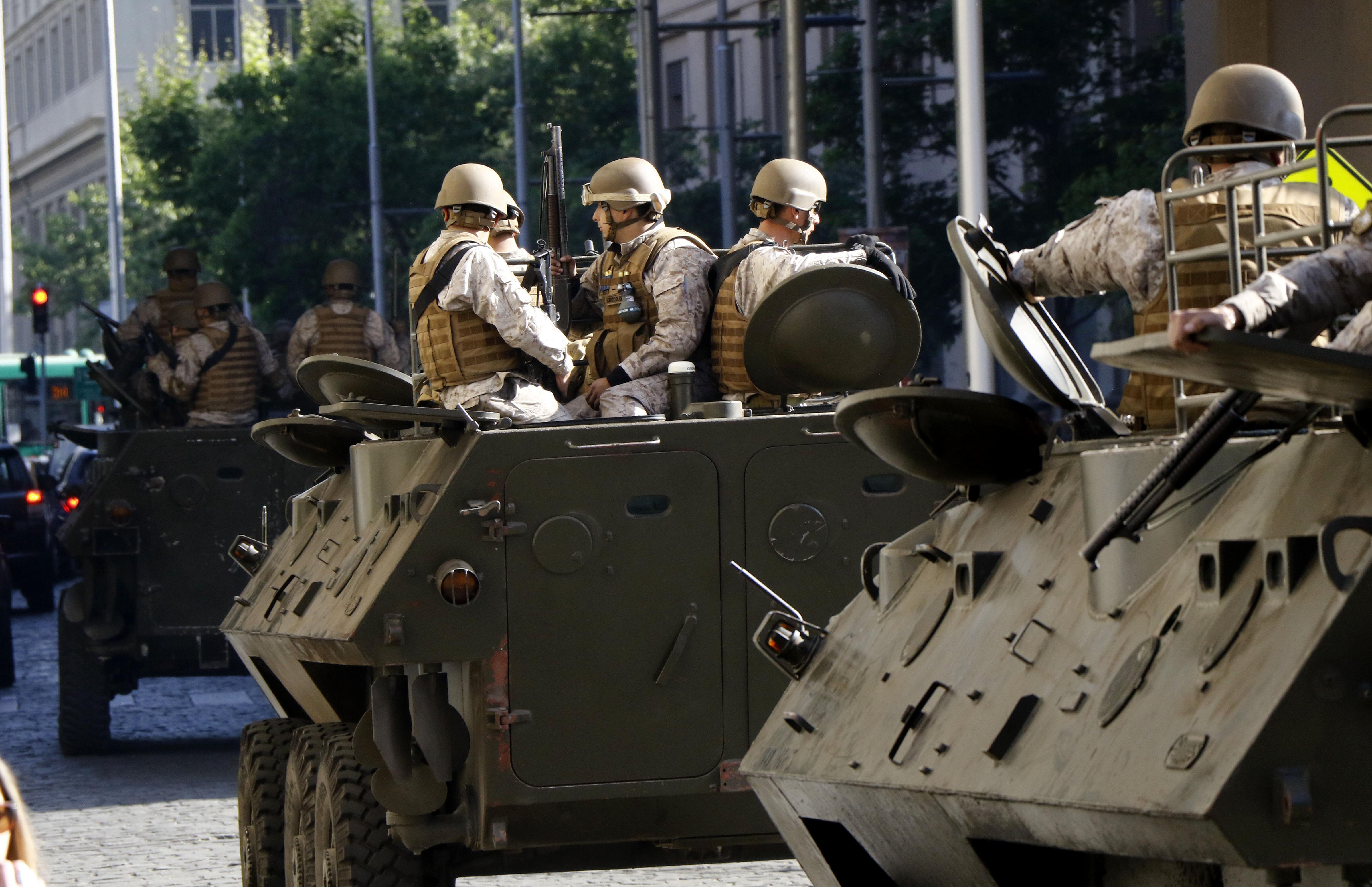 El ejército chileno, en las calles de Santiago