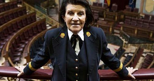 Paloma Santamaría se jubila después de 36 años como ujier del Congreso de los Diputados. Twitter