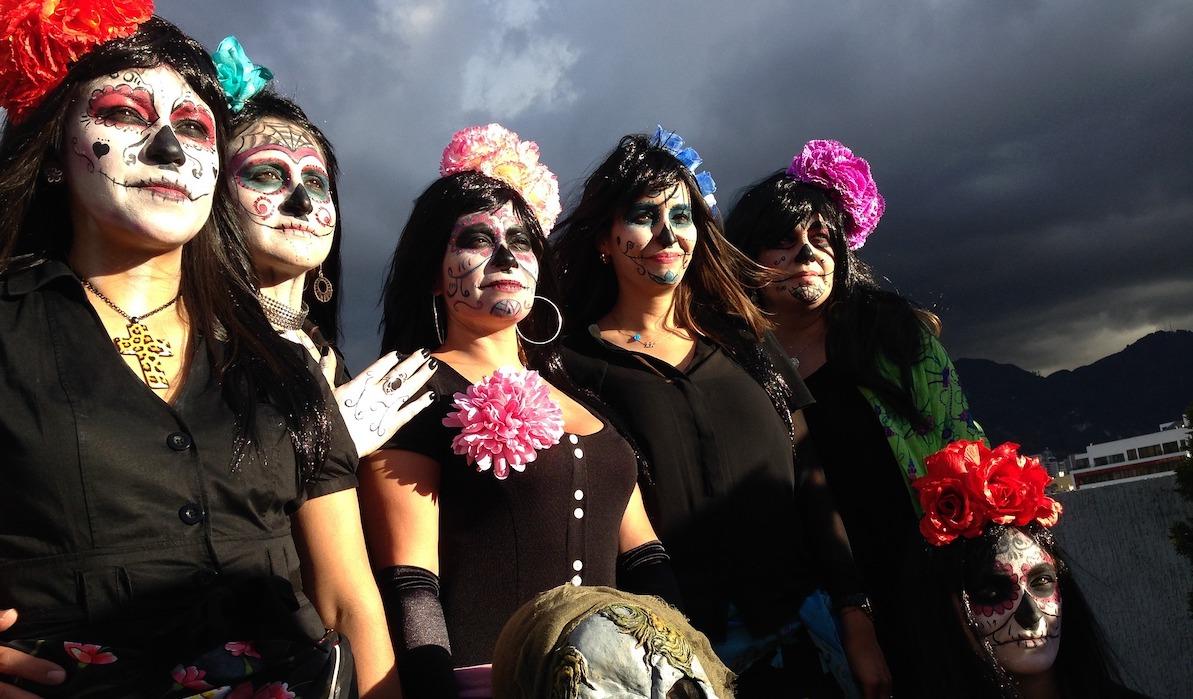 Mujeres disfrazadas de Catrina   (Pixabay)