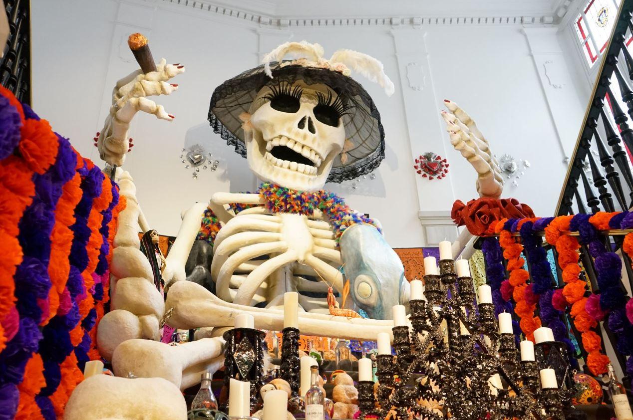Altar de muertos en la Casa de México de Madrid. Casa de México