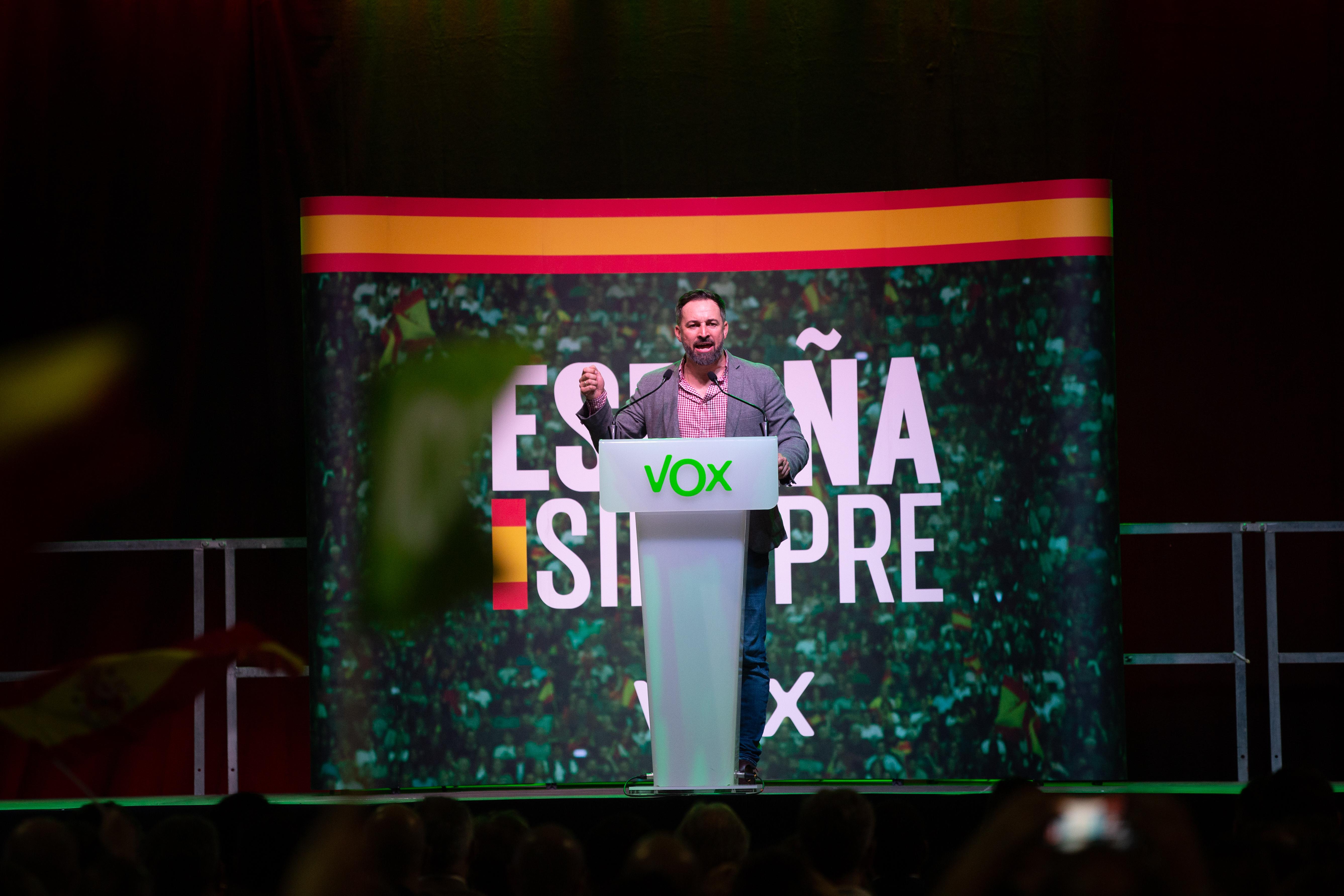EuropaPress 2459895 El presidente de Vox Santiago Abascal durante su intervención en el acto de apertura de campaña en Barcelona (España) a 31 de octubre de 2019 