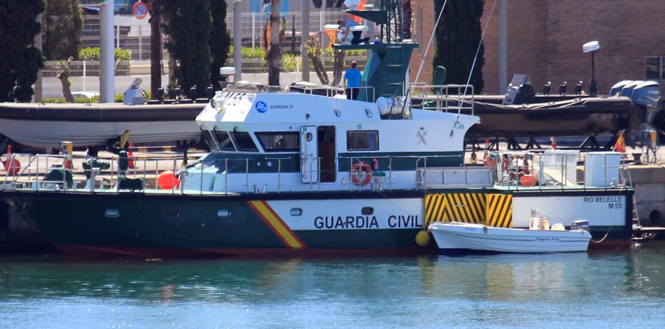 Detenido en Almería con 161 bellotas de hachís en sus ropas y su organismo. Foto: Lancha de la Guardia Civil