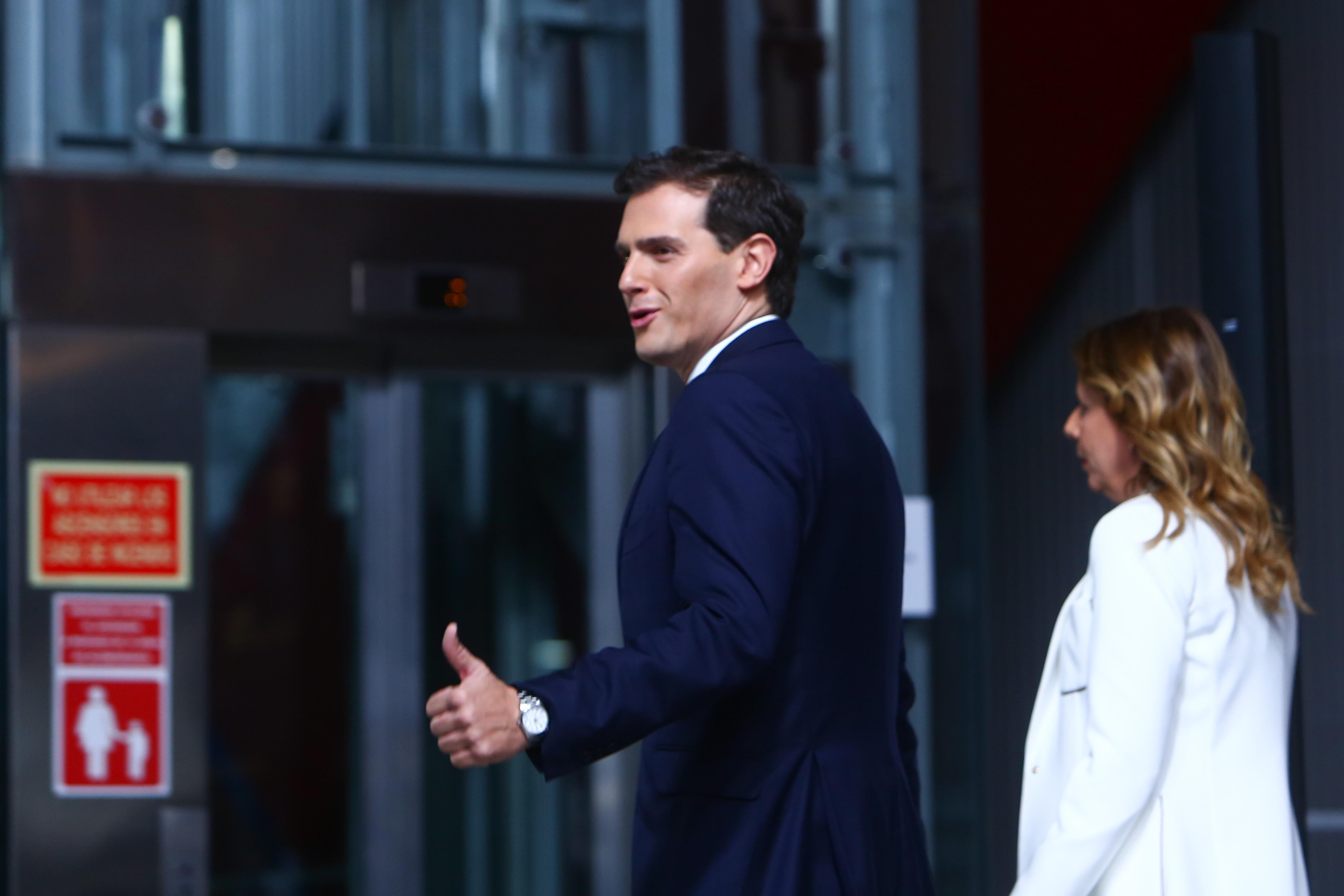 El presidente de Ciudadanos Albert Rivera en su llegada al debate electoral. Fuente: Europa Press.