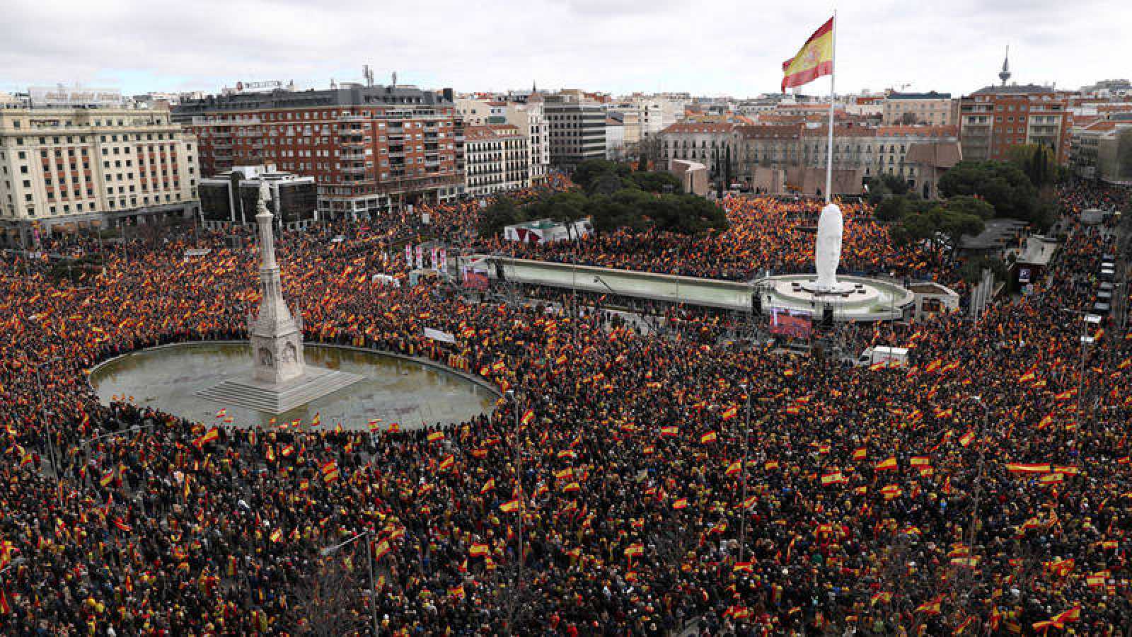 Imagen aérea de la Plaza de Colón durante la concentración convocada por PP, Cs y Vox por la unidad de España. Fuente: EP.