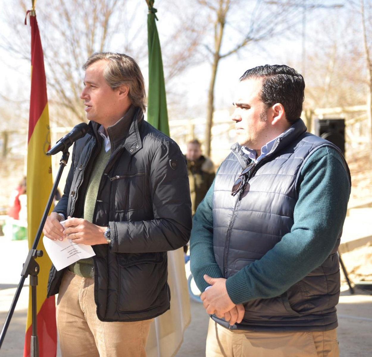 Antonio González Terol junto a Javier Úbeda Liébana durante un acto