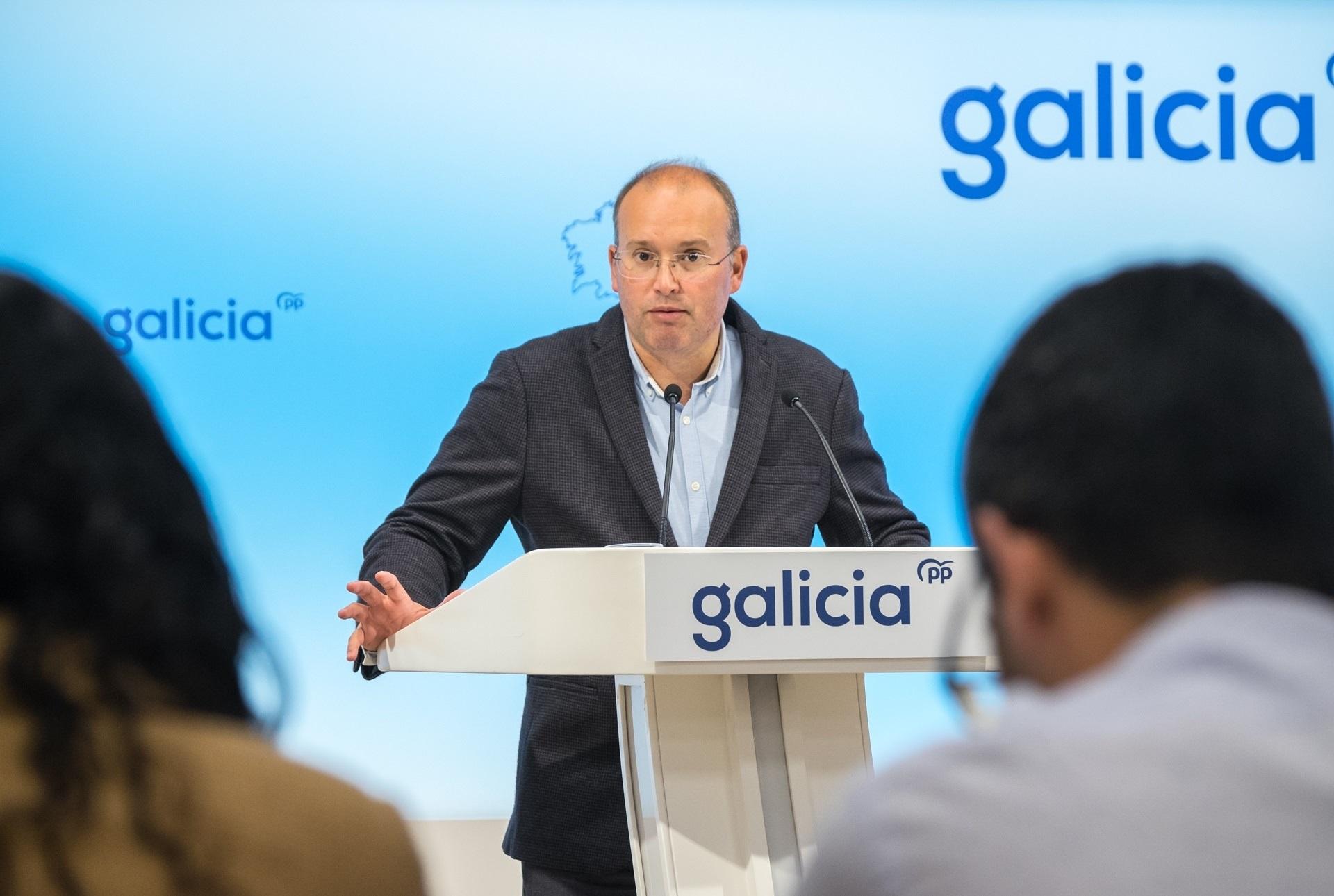 El secretario general del PP de Galicia Miguel Tellado en rueda de prensa. Europa Press