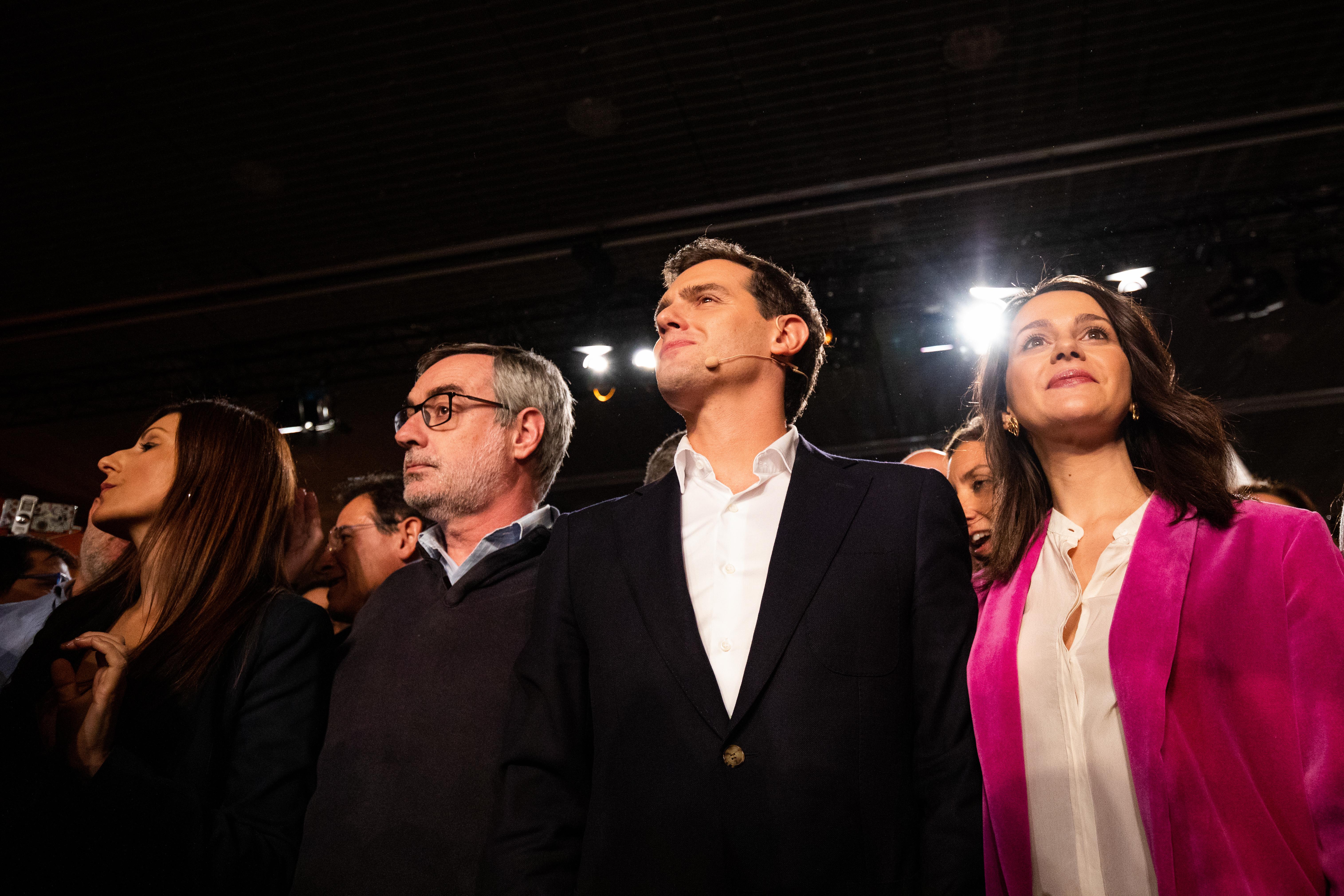 La candidata de Ciutadans a la Presidencia de la Generalitat y portavoz en el Parlamento de Cataluña y en el Senado Lorena Roldan (1i) el candidato a la presidencia por Ciudadanos Albert Rivera