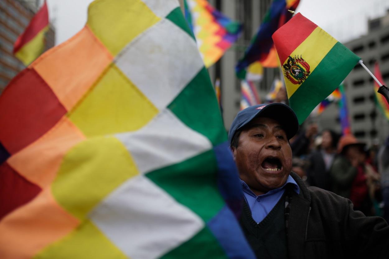 Un hombre gritando durante una de las protestas