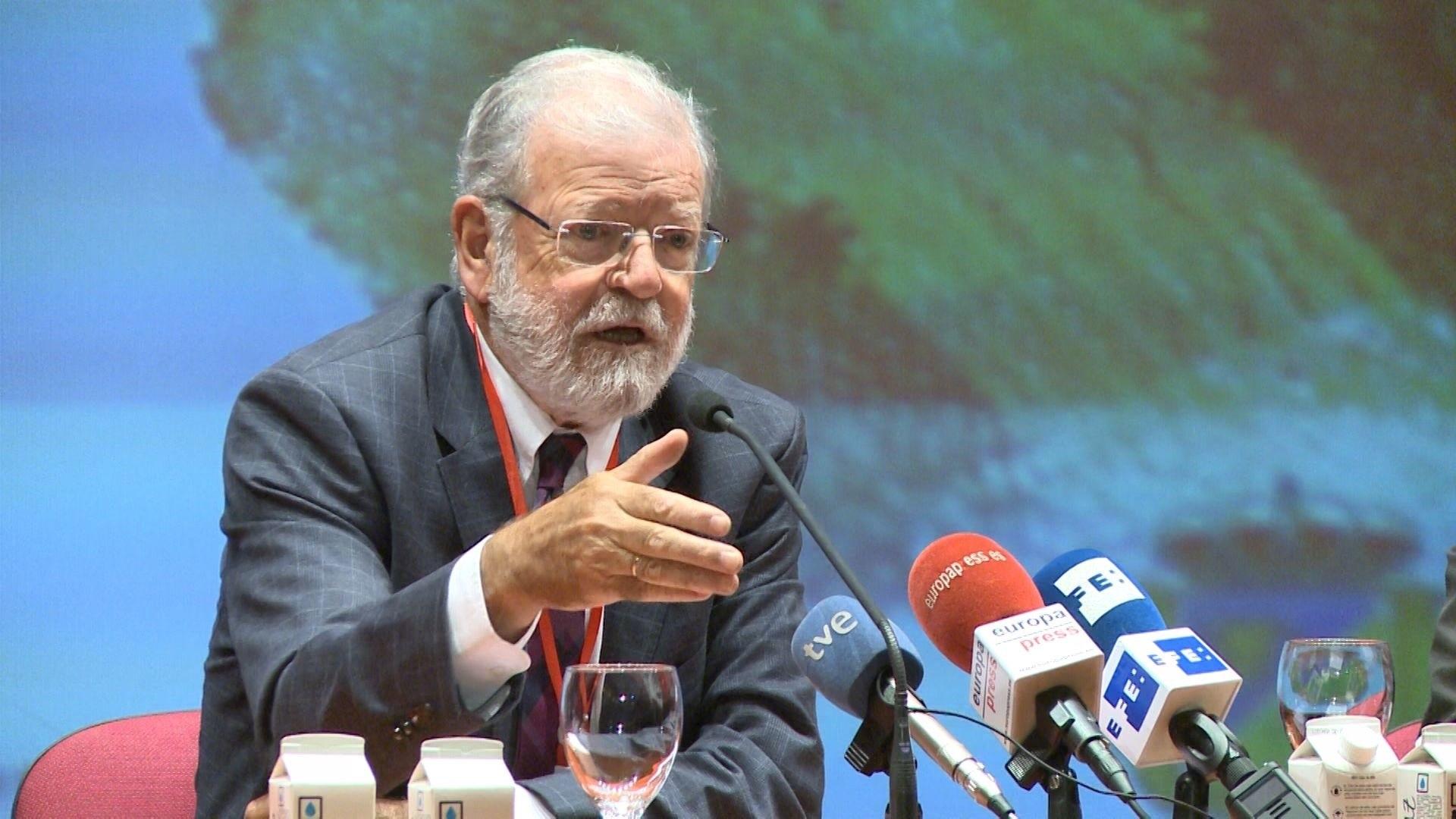 El ex presidente extremeño Juan Carlos Rodríguez Ibarra durante una conferencia. Europa Press.