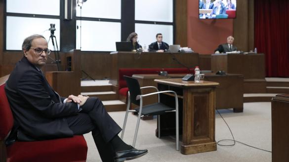 El president de la Generalitat Quim Torra en el banquillo del Tribunal Superior de Justicia de Cataluña donde ha sido citado para declarar por no retirar símbolos independentistas del