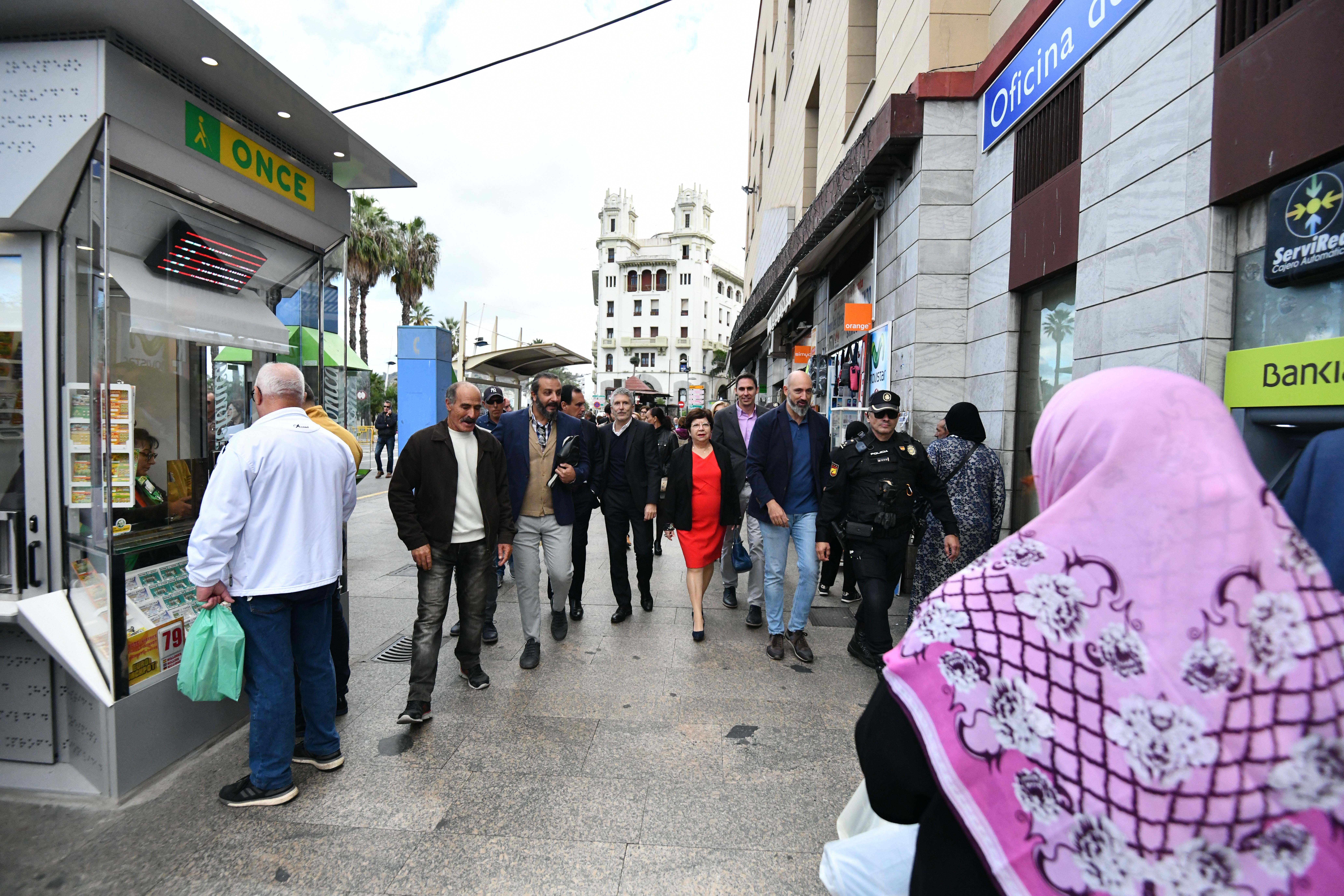 El ministro del Interior Fernando Grande Marlaska recorriendo las calles de Ceuta (España) a 7 de noviembre del 2019. EP