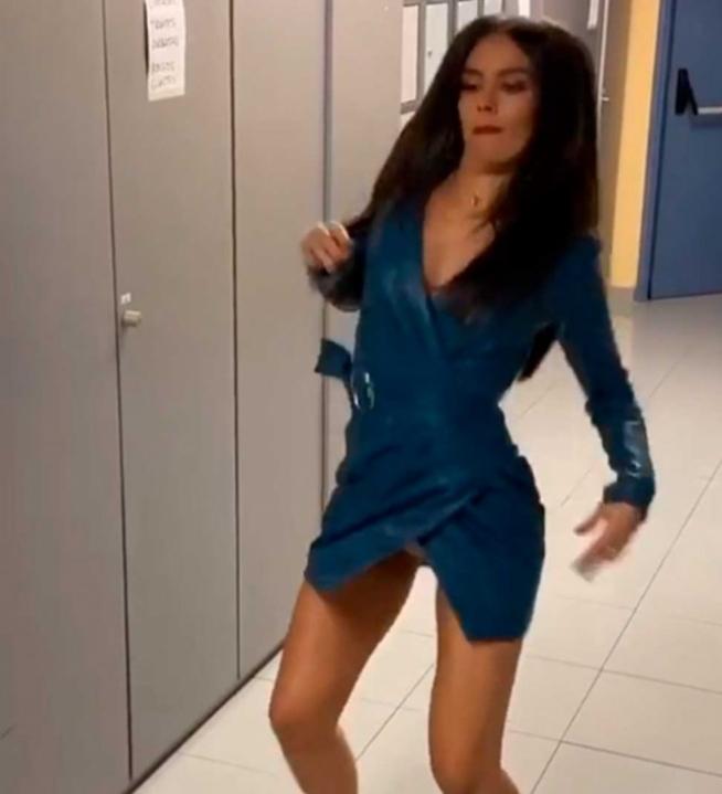 Cristina Pedroche baila en un pasillo de Atresmedia