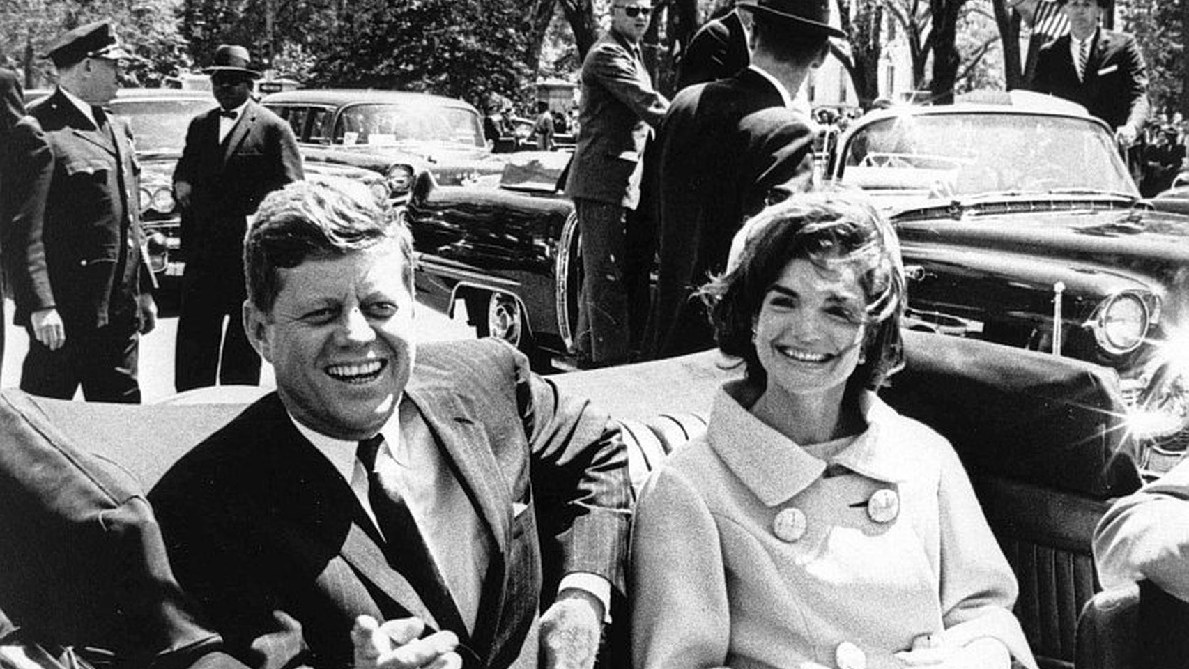 John Fitzgerald Kennedy, junto a su mujer, el día de su muerte