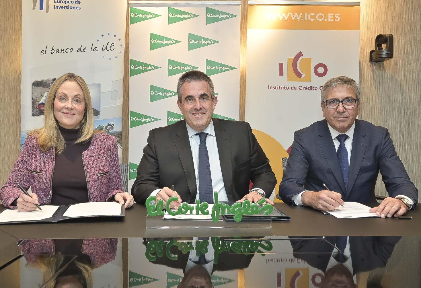 Firma del acuerdo entre Emma Navarro, Vicepresidenta del BEI; José Carlos García de Quevedo, Presidente del ICO y Víctor del Pozo, Consejero Delegado de El Corte Inglés