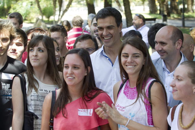 Pedro Sánchez se trabaja intensamente el apoyo del PSOE andaluz