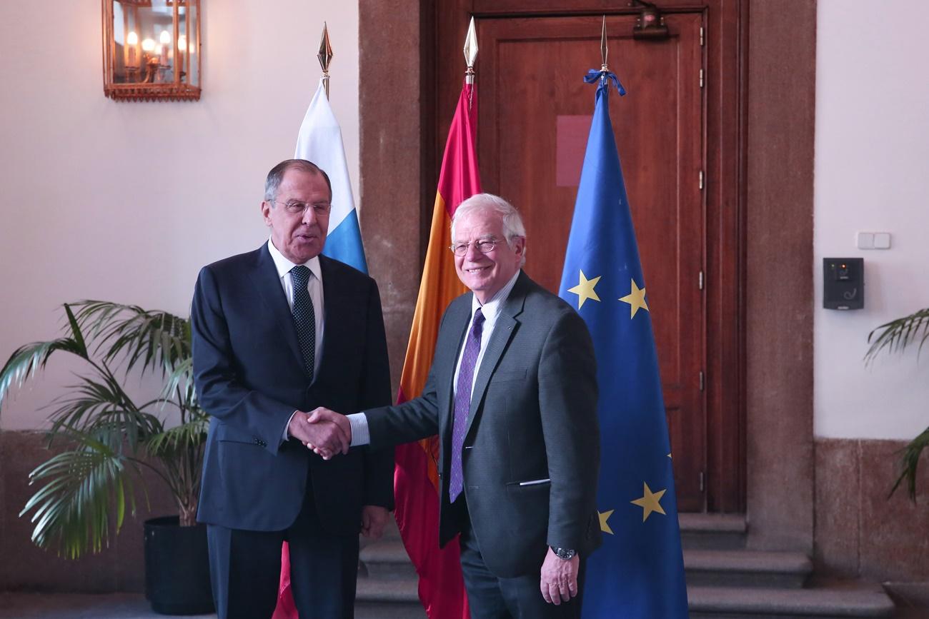 Josep Borrell con Sergei Lavrov en una imagen de archivo. 