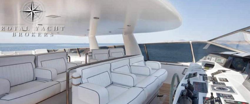 Asientos del yate Fortuna. Fuente Royal Yacht Brokers Asientos del yate Fortuna. Fuente Royal Yacht Brokers