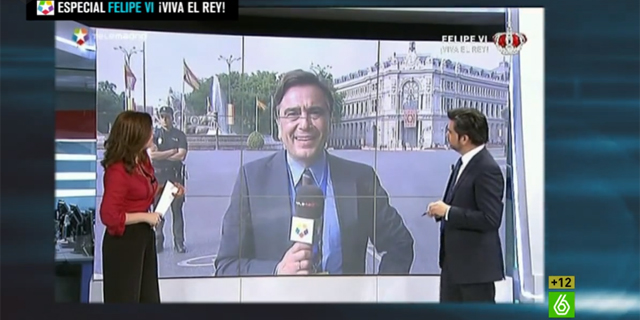 Ridículo de Telemadrid a la hora de intentar tapar el fiasco en las calles del desfile de Felipe VI Ridículo de Telemadrid a la hora de intentar tapar el fiasco en las calles del desfile de Felipe VI