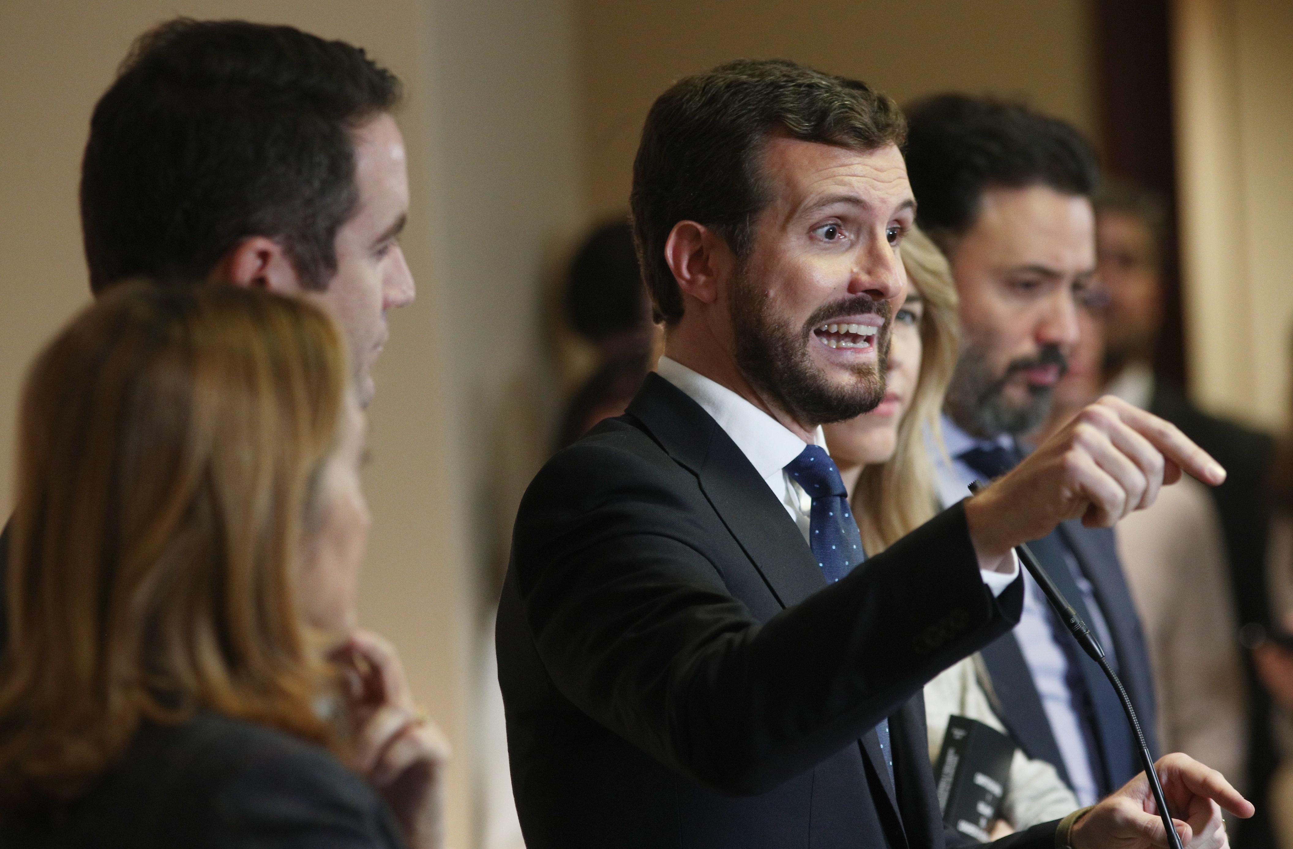El presidente del Partido Popular Pablo Casado ofrece una rueda de prensa tras recoger el acta de diputado en el Congreso en Madrid