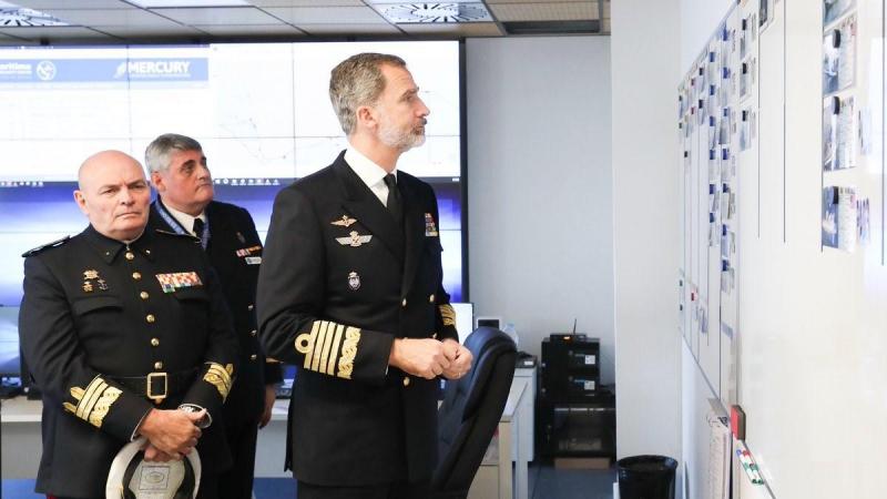 El Rey Felipe VI visita el Cuartel General Operacional (ESP OHQ) Atalanta de la Unión Europea contra la piratería en el Índico en la Base Naval de Rota en Cádiz (España) a 29 de novie