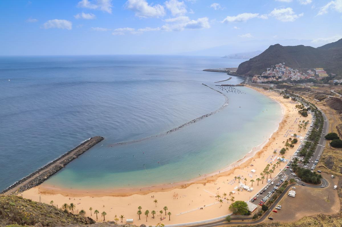 Vista aérea de la playa de las Teresitas, en Tenerife CC