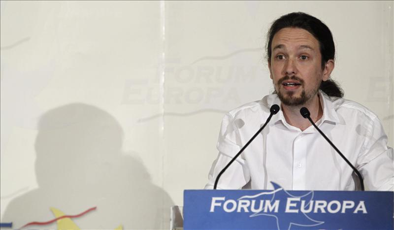 Un antichavista revienta el desayuno de Pablo Iglesias en un abarrotado Hotel Ritz