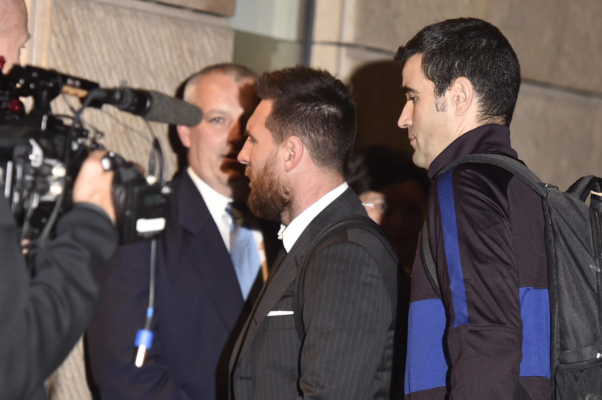 Lionel Messi llega al hotel de concentración del FC Barcelona. EP