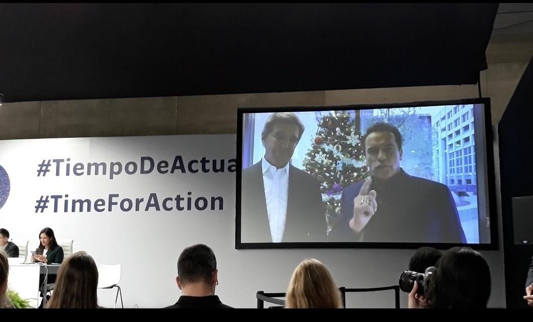 El exgobernador de California y actor Arnold Schwarzenegger ha advertido de que la contaminación "mata a 7 millones de personas cada año" y ha animado a "seguir luchando" contra el cambio climático en un mensaje de vídeo junto al ex secretario de Estado d