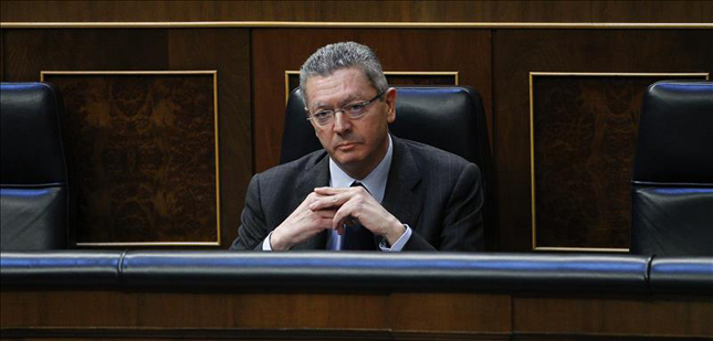Gallardón evita dar explicaciones del accidente de su hijo apelando a que son "asuntos de familia" Gallardón evita dar explicaciones del accidente de su hijo apelando a que son "asuntos de familia"