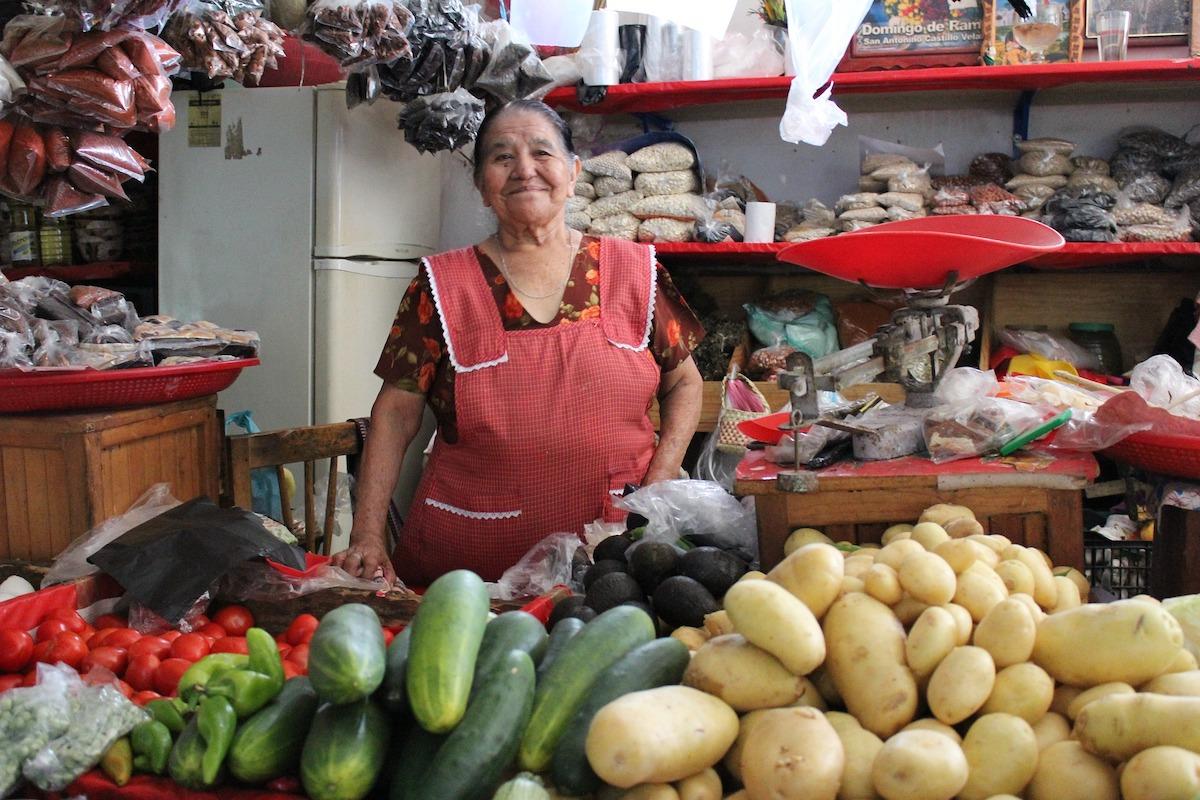 Mujer latinoamericana busca capitalista