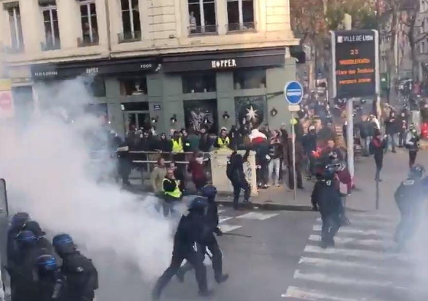 Francia se manifiesta contra la reforma de las pensiones