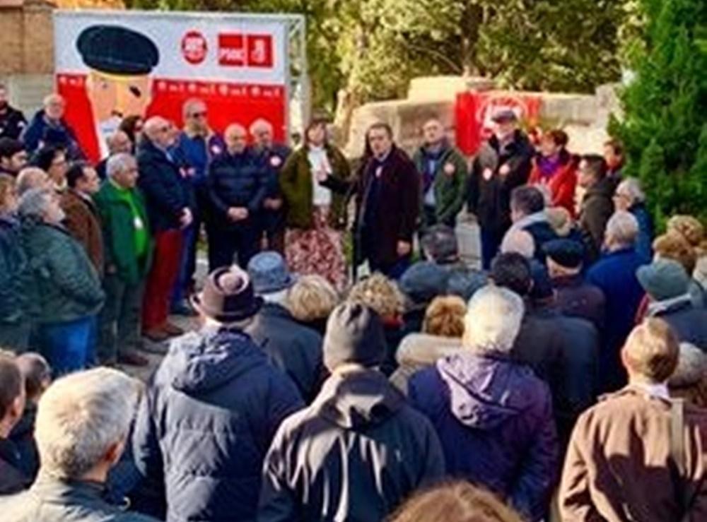 Homenaje en el 94 aniversario de la muerte de Pablo Iglesias Posse. 