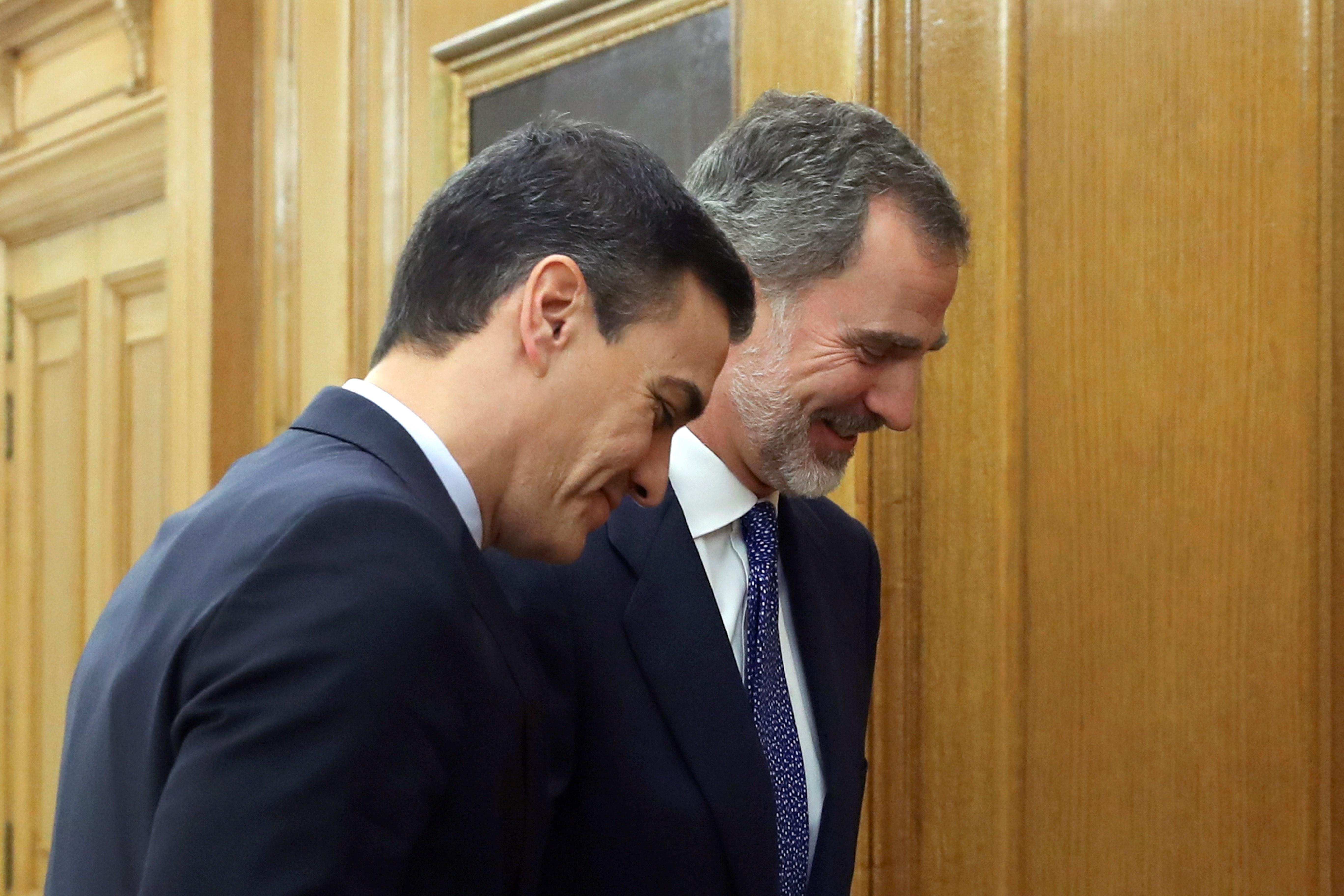 El presidente del Gobierno en funciones, Pedro Sánchez, y el rey Felipe VI en Zarzuela.