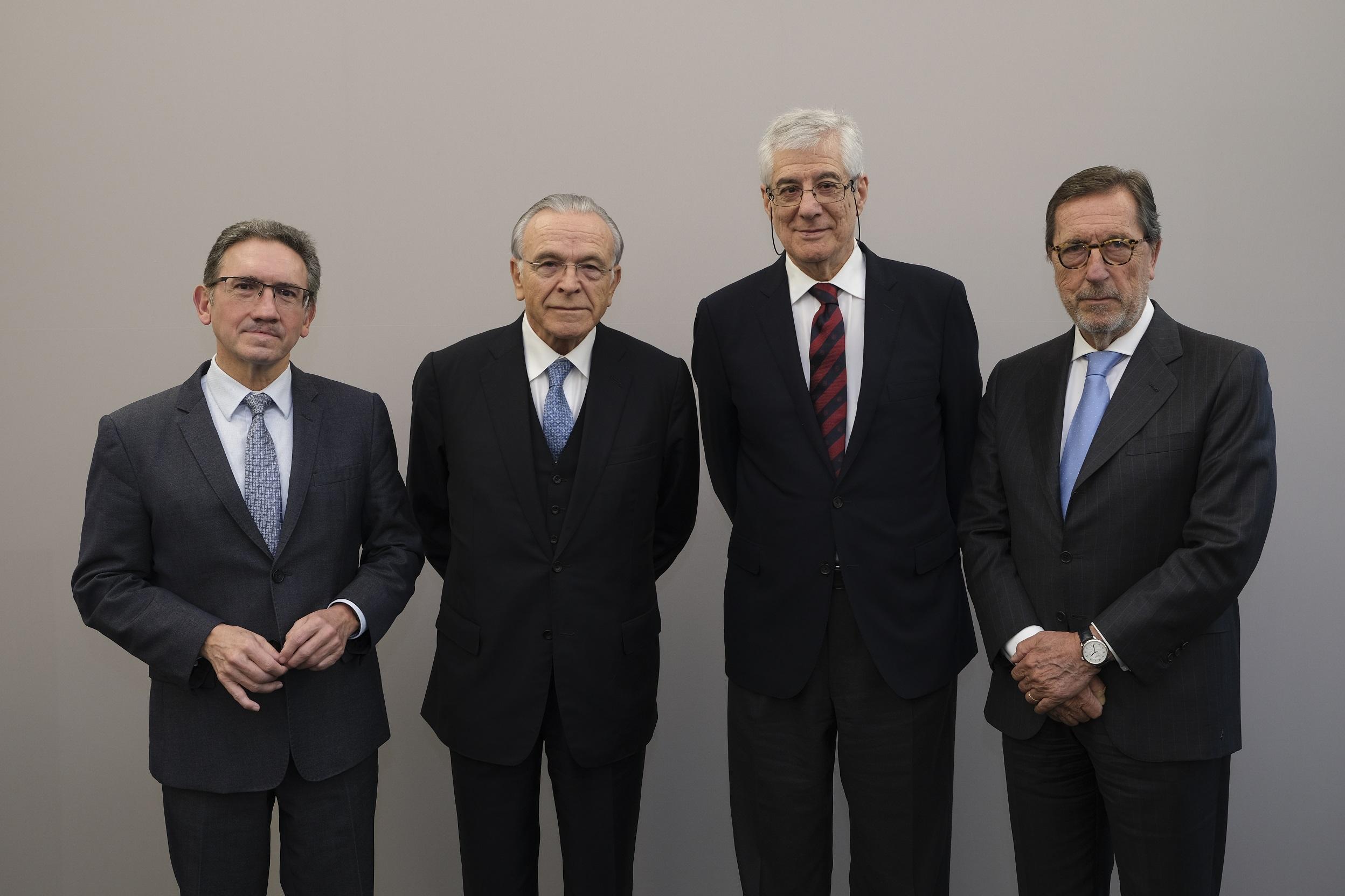 Fundación Bancaria la Caixa. Por orden: Joan Giró, Isidre Fainé, Juan José López Burniol y Antoni Vila