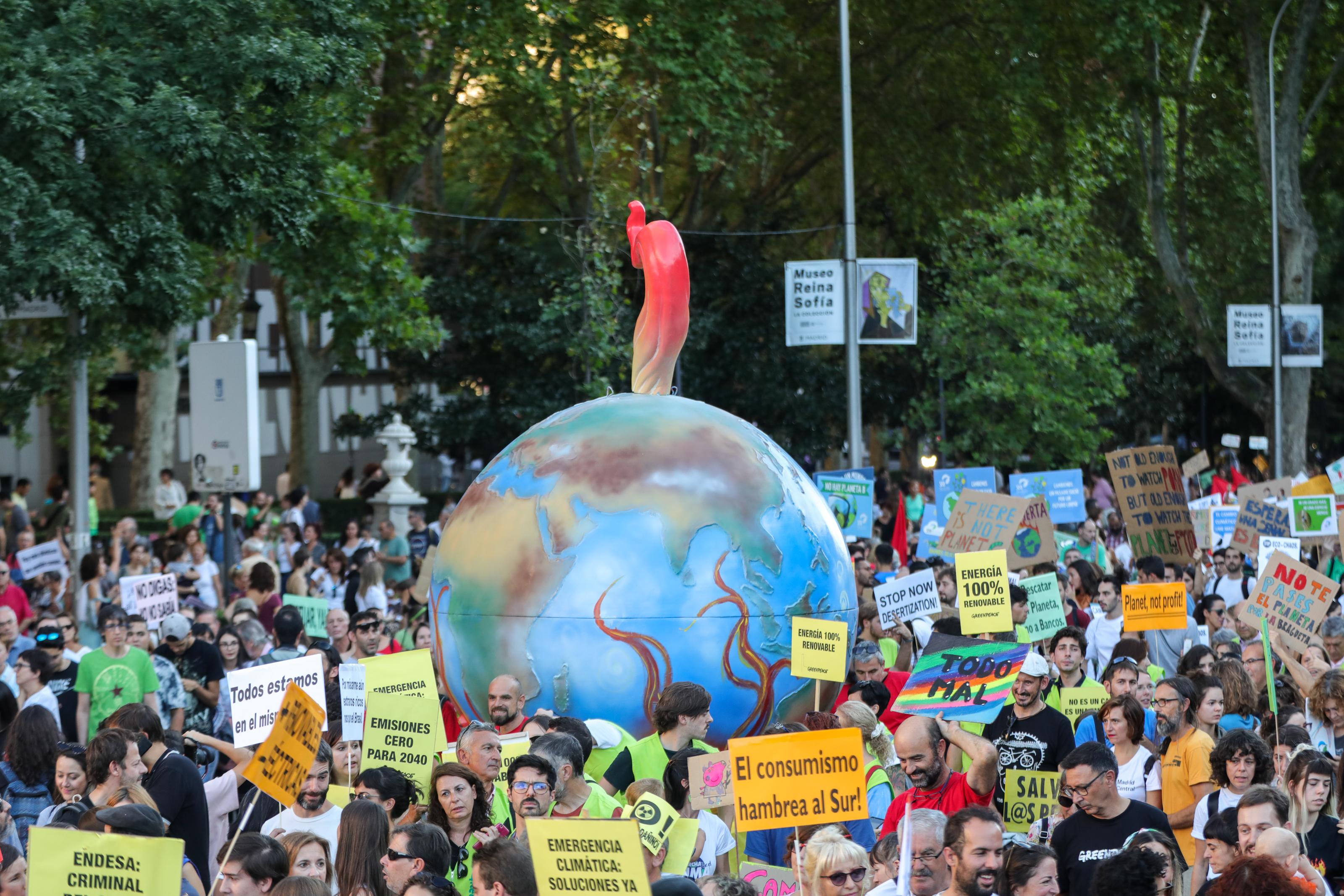 Marcha en Madrid por la segunda huelga mundial por el clima convocada por Fridays For Future