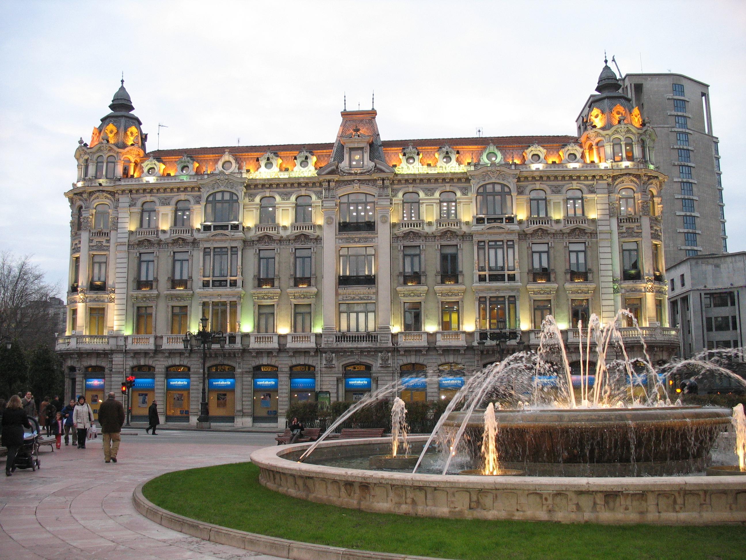 Imagen de la Plaza Escandalera de Oviedo