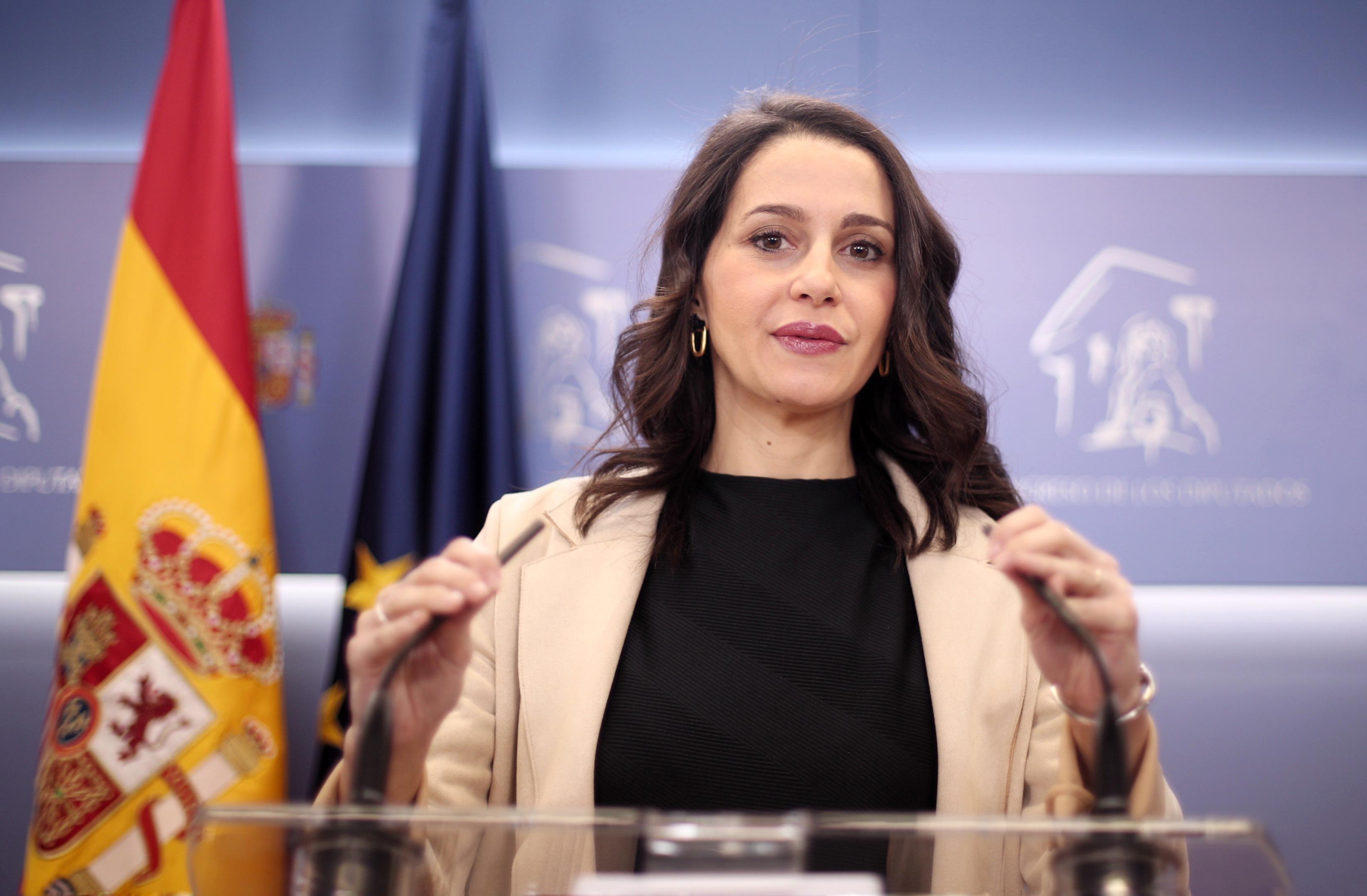 La líder de Ciudadanos Inés Arrimadas en rueda de prensa tras reunirse con Pedro Sánchez en Madrid. Europa Press.