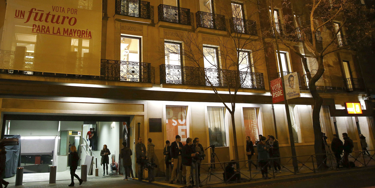 Fachada de la sede federal del PSOE, en la calle de Ferraz, de Madrid. EFE/Archivo