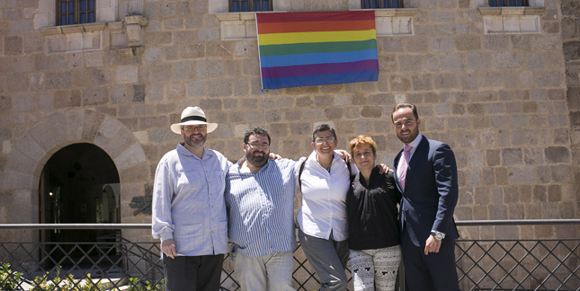 La 'loca historia' de Juan Parejo: de franquista brazo en alto a defensor de los gais