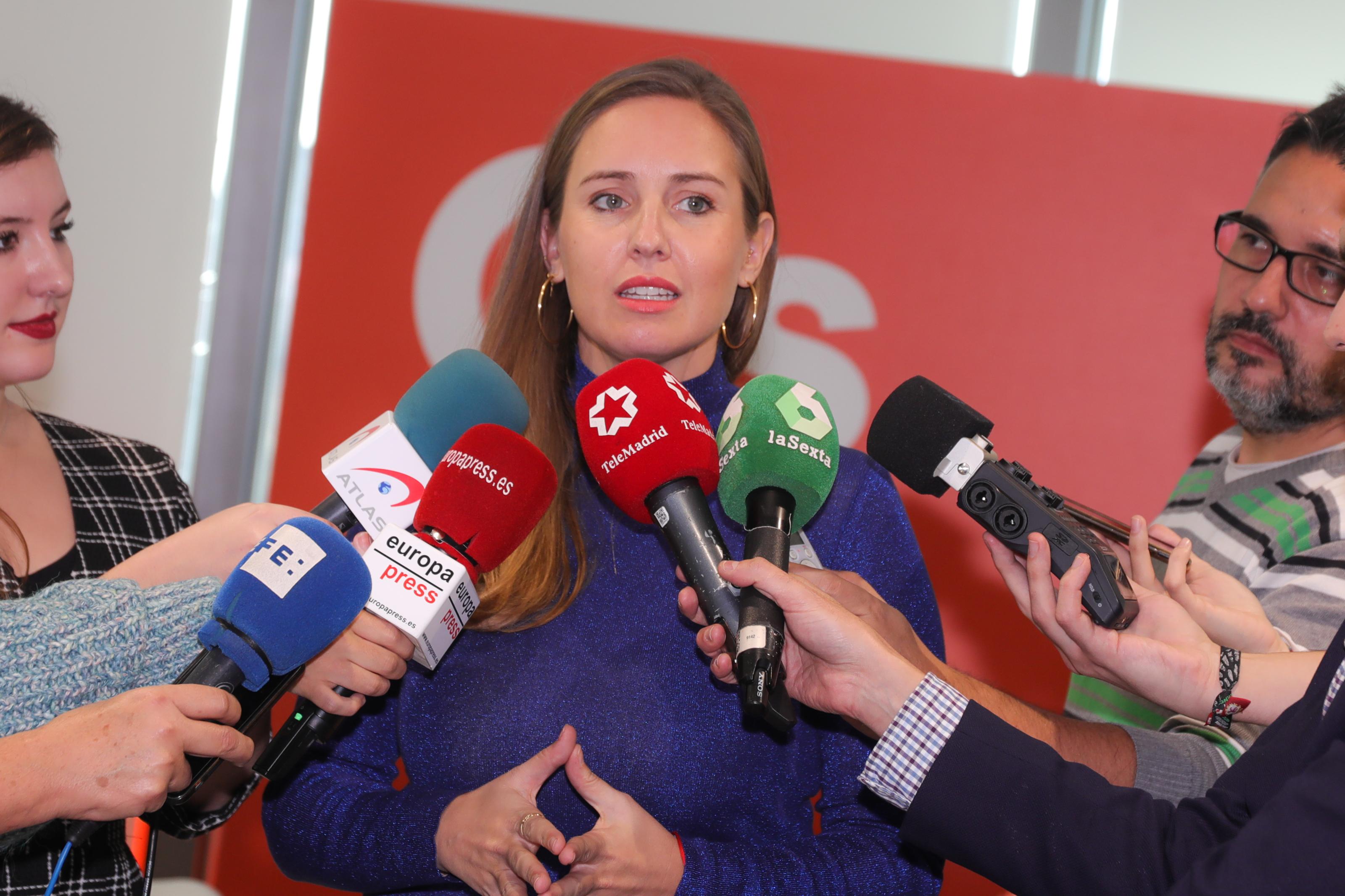 La portavoz de la Comisión Gestora de Ciudadanos Melisa Rodríguez atiende a los medios de comunicación tras la reunión del Consejo General de la formación naranja en la Sede nacional del partido 