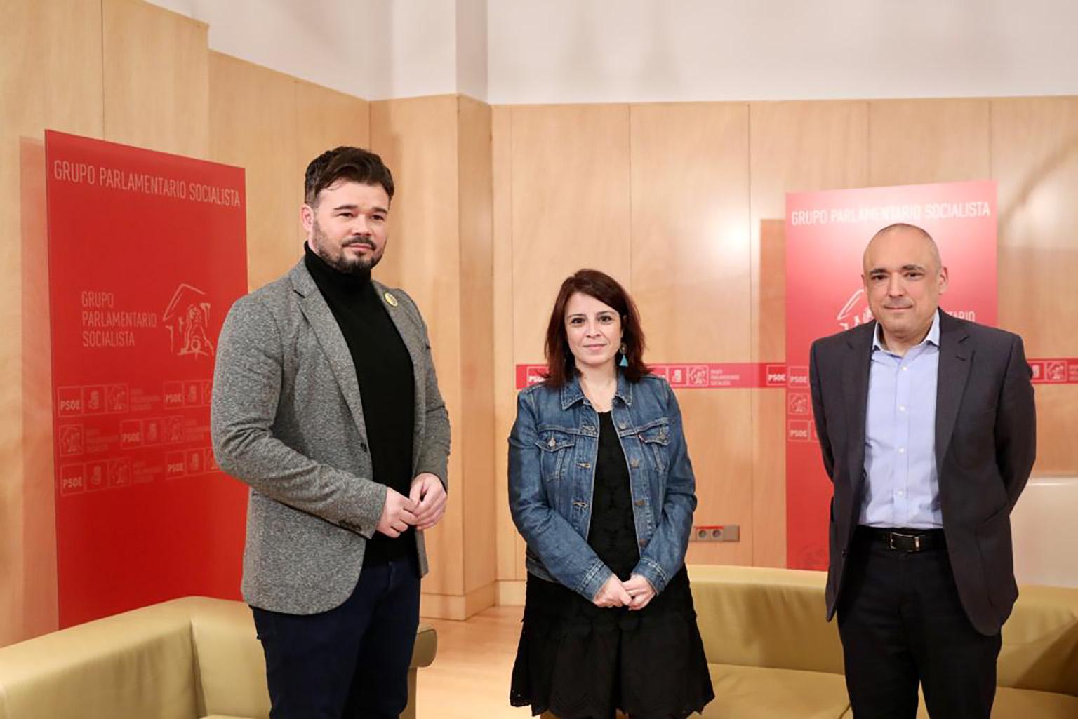 (I D) El portavoz de ERC en el Congreso Gabriel Rufián; la portavoz del Grupo Socialista Adriana Lastra y el secretario general del Grupo Socialista Rafael Simancas.