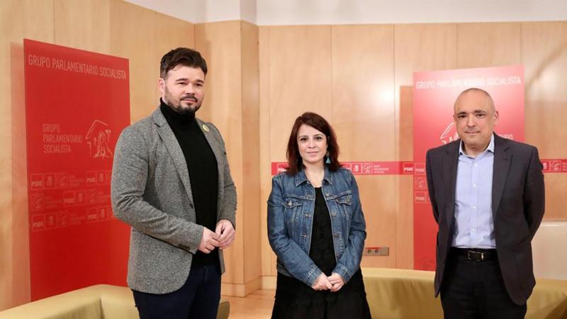 (I D) El portavoz de ERC en el Congreso Gabriel Rufián; la portavoz del Grupo Socialista Adriana Lastra y el secretario general del Grupo Socialista Rafael Simancas.