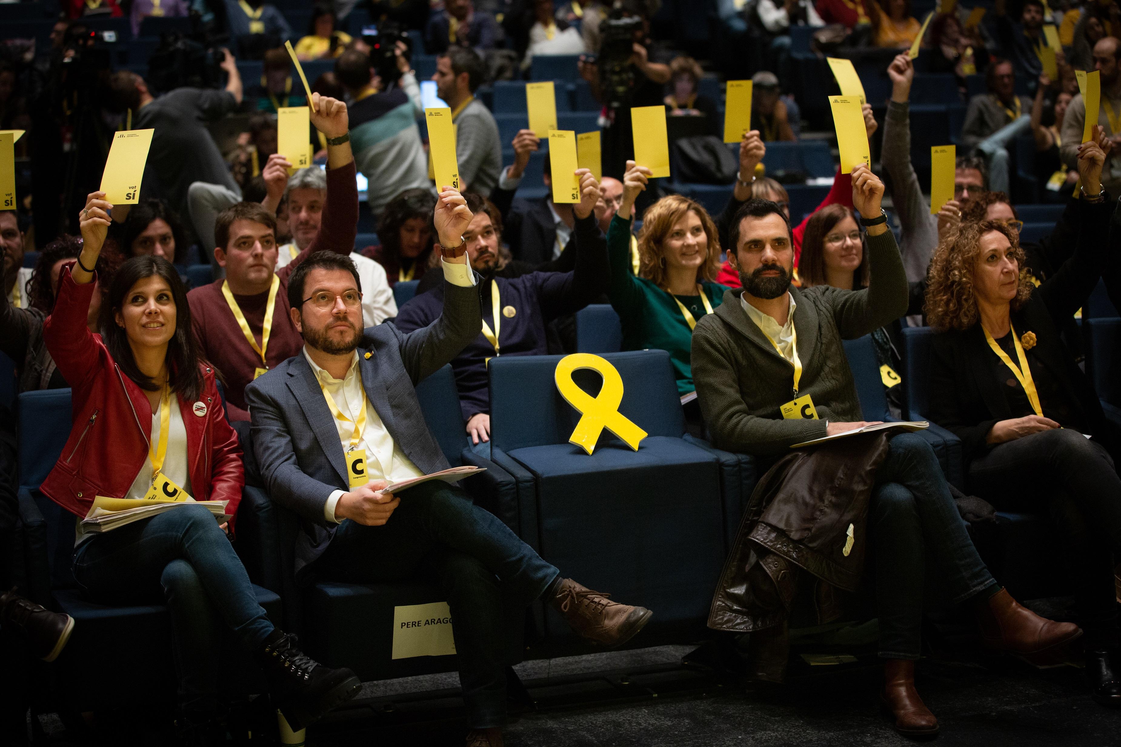 Marta Villata Pere Aragonès Roger Torrent y Ester Capella en el congreso nacional de ERC el 21 de diciembre ed 2019