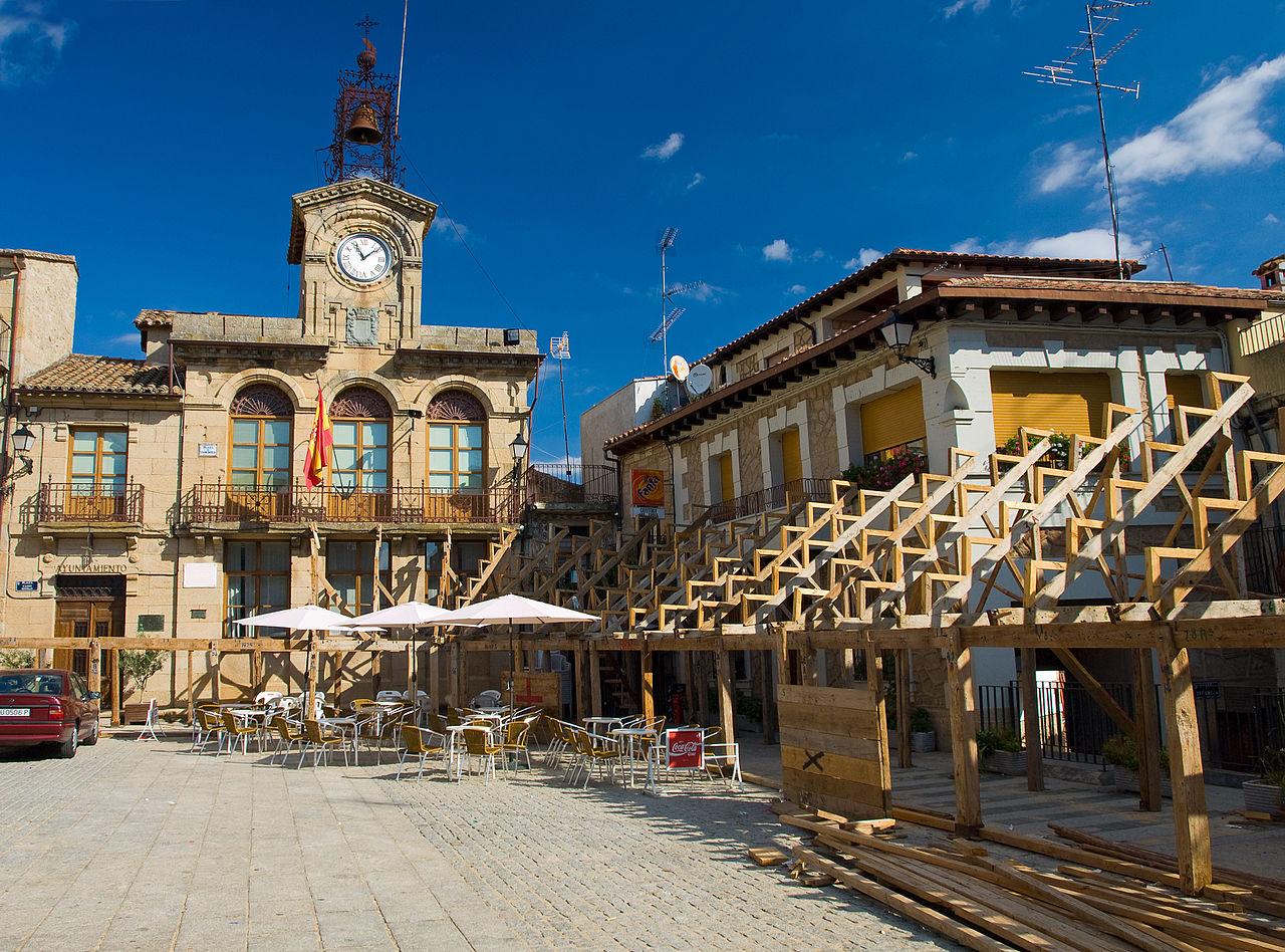 Plaza Mayor de Fermoselle. Wikimedia.