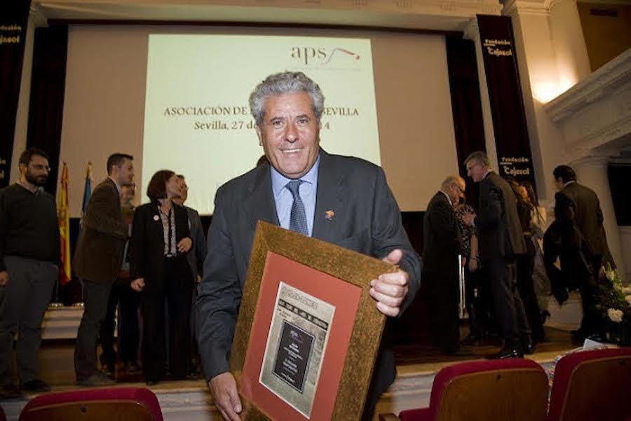 El fotoperiodista Eduardo Abad, tras recibir un homenaje de la Asociación de la Prensa de Sevilla.