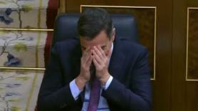 Pedro Sánchez se ríe con las palabras de Arrimadas