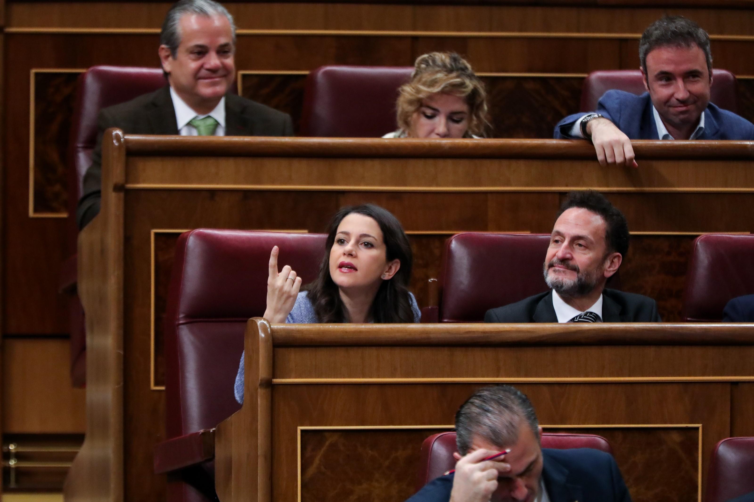 La portavoz de Ciudadanos (Cs) en el Congreso de los Diputados Inés Arrimadas durante la intervención de la portavoz de EH Bildu en el Congreso de los Diputados Mertxe Aizpurua en la segunda